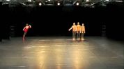Vidéo - Une scène rouge - filage public - captation - Fonds Dominique Bagouet - Carnets Bagouet - FANA Danse & Arts vivants