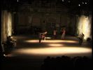 Vidéo - ON THE EDGE - Composition instantanée#4 - Marseille Objectif Danse - 12 décembre 1998 - Fonds Mark Tompkins - Cie I.D.A. - FANA Danse & Arts vivants