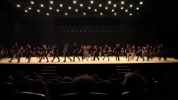 Vidéo - Foules - Extraits - Fonds Olivia Grandville - Compagnie La Spirale de Caroline - FANA Danse & Arts vivants