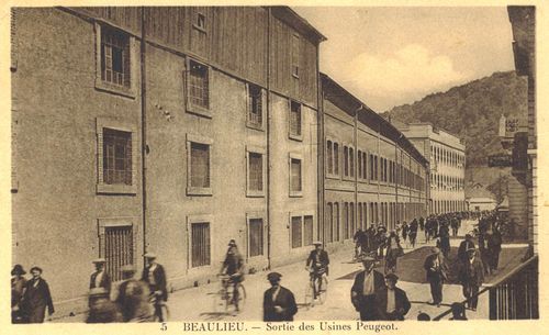 Sortie des usines Peugeot