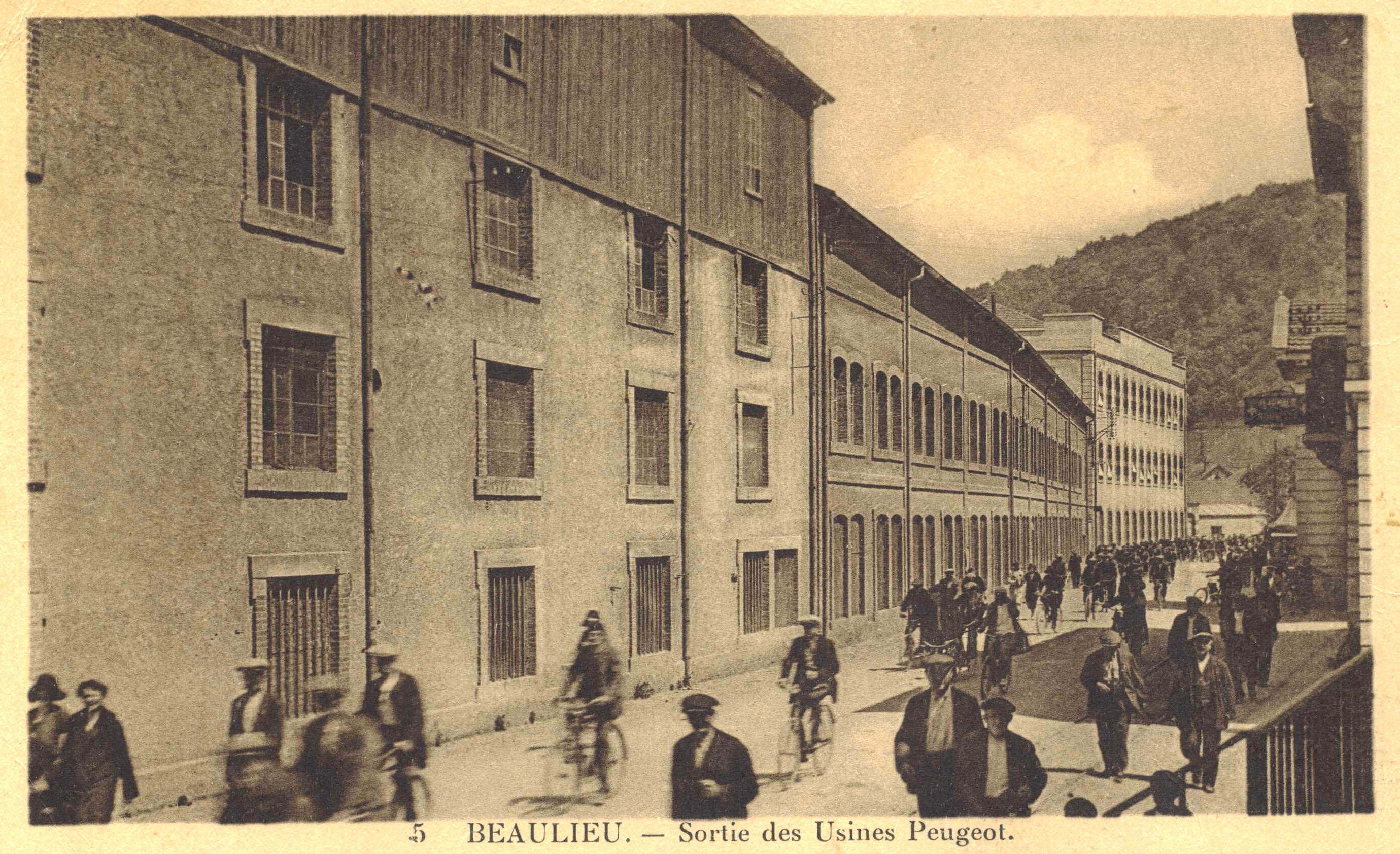 Sortie des usines Peugeot