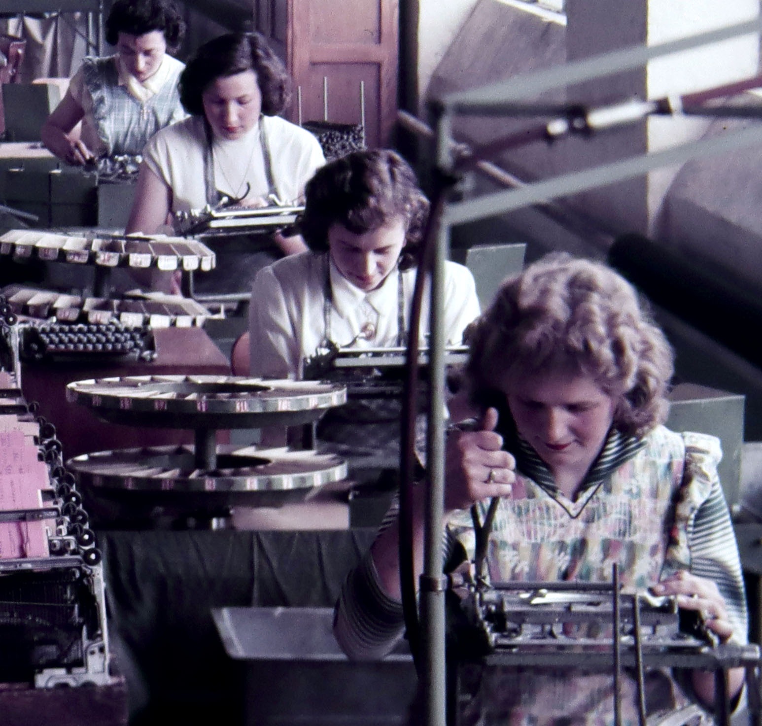 Usine Japy - Ouvrières fabriquant des machines à écrire