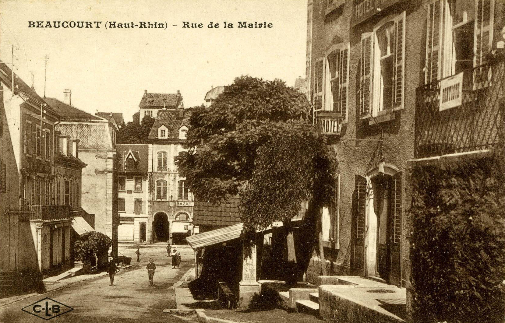 Beaucourt, la rue de la Mairie
