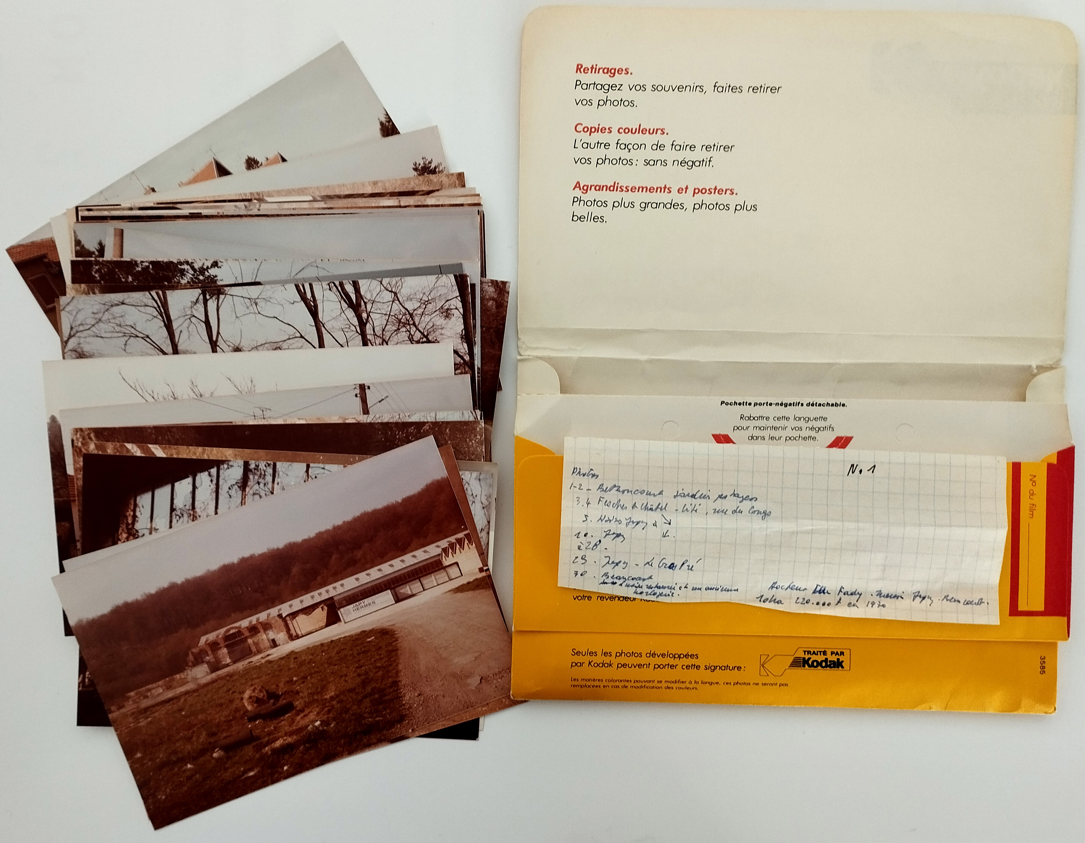 Détail d'une pochette photographique de Jean-Paul Goux