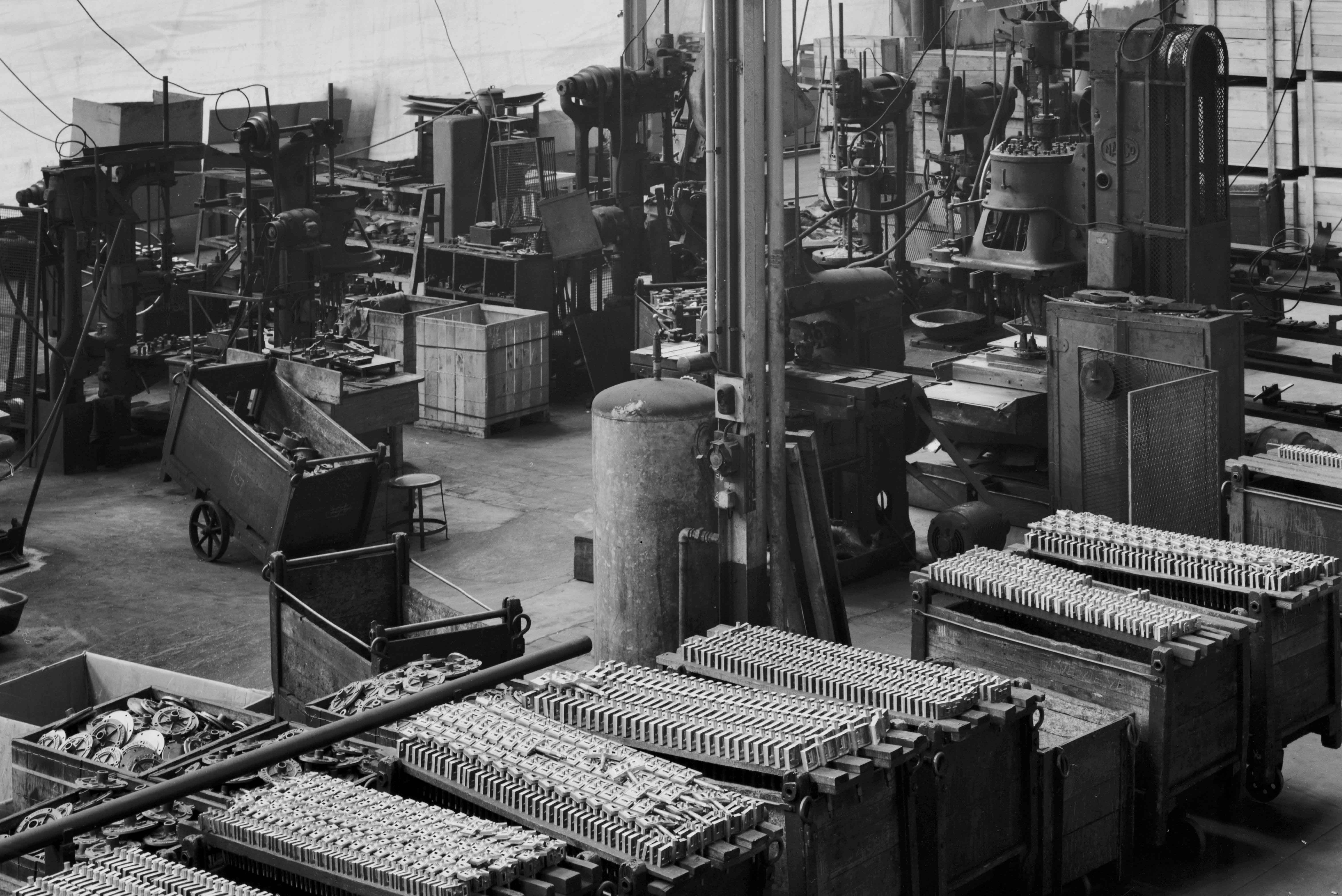 Atelier de fabrication de pompes Japy à Fesches-le-Châtel, le 21 mai 1985. Photographie de Gilles Choffé.